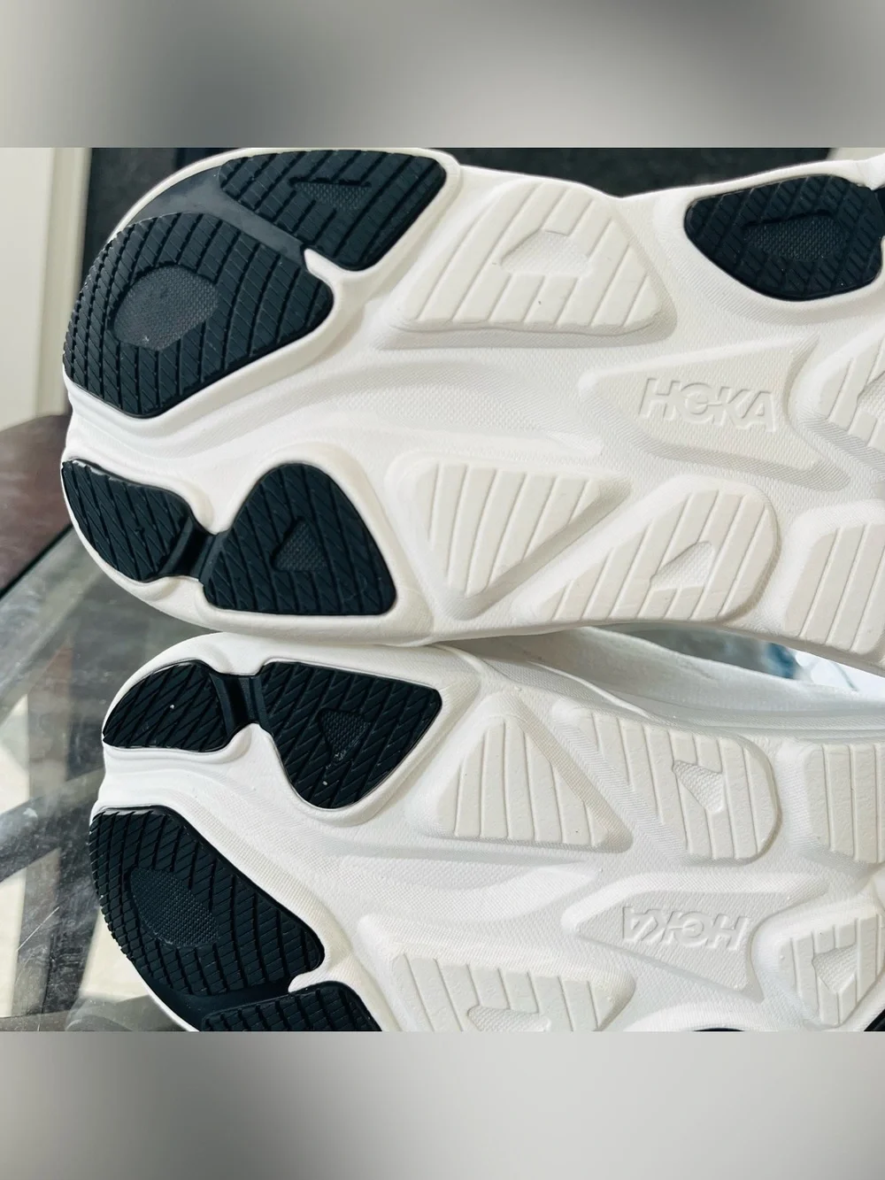 Sz 9.5D Hoka One One HOKA Clifton 10 White/Black 1162030/WBLC